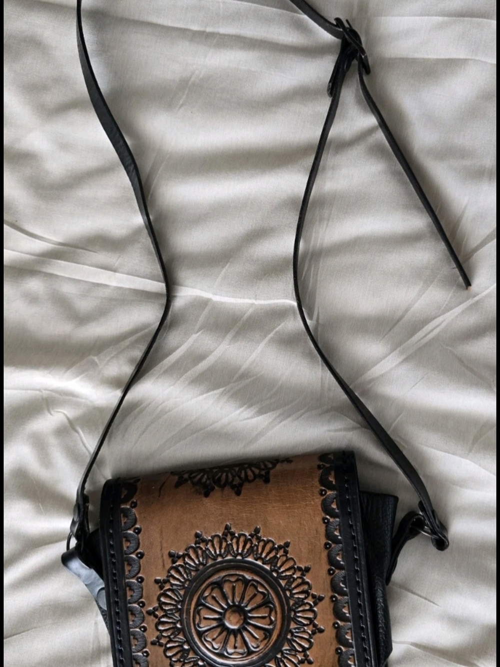 Crossbody Hand Tooled Brown/Black Cowhide Western  5.5²x3 Pre-owned Excellent